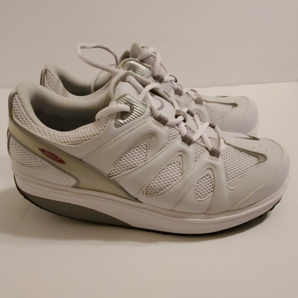 NWOT MBT  White Sports 3 Walking Shoe